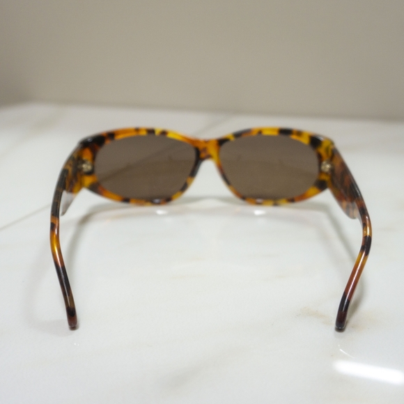 Vintage Gucci sunglasses - Picture 5 of 9
